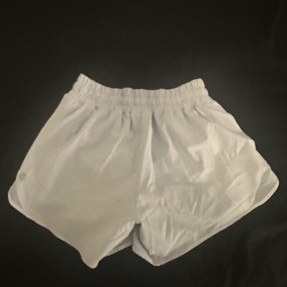 Light purple, long size 2 lulu shorts - Picture 3 of 3